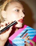 3INA Kit The Glow One make-up set în ambalaj cadou