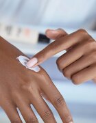Ahava CC Cream Color Correction crema CC pentru uniformizarea nuantei tenului SPF 30 30 ml