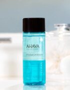 Ahava Time To Clear demachiant pentru indepartarea machiajului rezistent la apa pentru ochi sensibili 125 ml