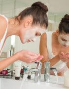 Ahava Time To Clear exfoliator cu namol pentru fata 100 ml