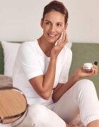 Ahava Time To Revitalize crema de zi de intinerire antirid 50 ml