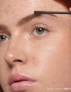 Anastasia Beverly Hills Volumizing Tinted Brow Gel gel de sprancene de lungă durată culoare Soft Brown 3.2 ml