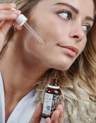 Australian Bodycare Tea Tree Oil & Hyaluronic Acid ser hialuronic pentru o hidratare intensa 30 ml