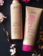Aveda Cherry Almond Softening Conditioner balsam profund hrănitor pentru un par stralucitor si catifelat 1000 ml