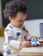 Baby Einstein Curiosity Clutch Twist & Pop jucărie cu activități 3 m+ 1 buc