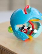 Baby Einstein Rattle & Sense™ minge senzorială pentru dentiție 3m+ 1 buc