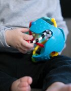 Baby Einstein Rattle & Sense™ minge senzorială pentru dentiție 3m+ 1 buc