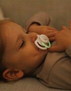 BabyOno Take Care Symmetrical Silicone Soothers suzetă Day & Night 18m+ 2 buc