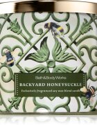 Bath & Body Works Backyard Honeysuckle lumânare parfumată 411 g