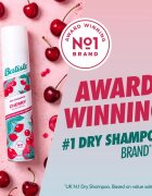Batiste Fruity & Cheeky Cherry șampon uscat pentru volum și strălucire 200 ml