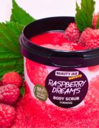 Beauty Jar Yummy Raspberry Dreams gel de dus exfoliant pentru fermitate 360 g