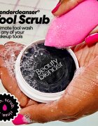 beautyblender® Tool Scrub Charcoal detergent solid pentru bureți de machiaj și pensule 28.3 g