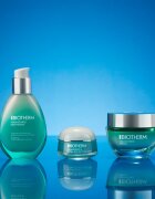 Biotherm Aquasource Total Eye Revitalizer tratament pentru ochi umflati cu efect racoritor 15 ml