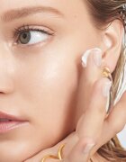 Bobbi Brown Vitamin Enriched Eye Base crema de ochi hidratanta cu vitamina B3 B5 B6 si B12 15 ml