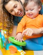 Bright Starts Lights & Colors Driver jucărie cu activități cu melodie 6 m+ 1 buc