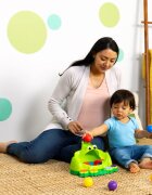 Bright Starts Poppin' Ball Frog jucărie cu activități cu melodie 6 m+ 1 buc