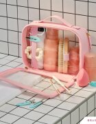BrushArt Accessories Transparent make-up case servietă pentru cosmetice Pink 1 buc
