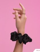 BrushArt Hair Large satin scrunchie set Elastice pentru par Cream & Black