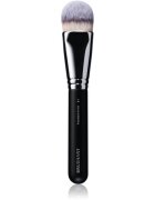 BrushArt Professional B1 Flat foundation brush pensula pentru aplicarea produselor cu consistenta lichida sau cremoasa B1 1 buc