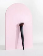 Brushworks Angled Blush Brush pensulă teșită pentru fardul de obraz tip NO. 7 1 buc