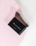 Brushworks Blending Face & Body Brush perie kabuki pentru față și corp tip NO. 24 1 buc