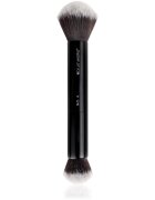 Brushworks Double Ended perie mică pentru aplicarea produselor lichide cremoase sau pudră tip NO. 6 1 buc