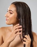 Bumble and Bumble Bb.Super Rich Conditioner balsam cremă pentru păr ofera hidratare si stralucire 250 ml