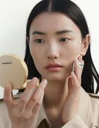 Burberry Beyond Wear Perfecting Matte Cushion burete cu machiaj de lungă durată SPF 15 culoare Light Warm 30 14 g