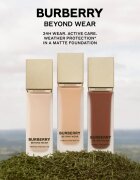 Burberry Beyond Wear Perfecting Matte Foundation machiaj lichid cu un finisaj mat culoare Fair Warm 010 30 ml