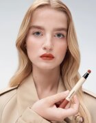 Burberry Brit Matte Veil ruj de buze lichid mat și hidratant culoare Marmalade 611 3 ml