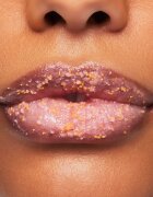 Buxom POWER-FULL LIP BALM SCRUB balsam și exfoliant pentru buze culoare Sweet Guava 6 g