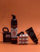 Castelbel Santal Tonka săpun solid cu efect de exfoliere 150 g