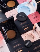 Catrice Magic Shine Eraser Cooling Cushion fond de ten lichid cu efect matifiant cu efect racoritor culoare C010 Cool Cloud 10.5 g