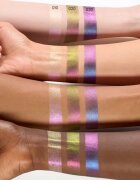 Catrice Prismatic Shift Eyeshadow fard ochi cu efect multicromatic culoare 020 Berry Blaze 1 g