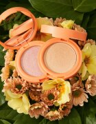 Catrice SEEKING FLOWERS pudra pentru luminozitate culoare C02 S-peachless 55 g