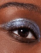 Catrice Space Glam lichid fard ochi culoare 010 Milky Way 2 ml