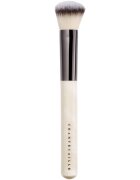 Chantecaille Sculpt Contour Brush perie de contur 1 buc