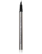 Claresa True Sharp Eyeliner creion pentru conturul ochilor pentru un efect de lunga durata culoare 01 Black 0.5 ml