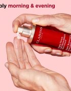 Clarins Super Restorative Remodelling Serum Ser activ pentru a netezi conturul feței 30 ml