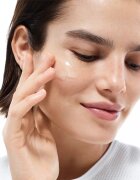 Clinique Even Better™ Clinical Radical Dark Spot Corrector + Interrupter ser cu efect iluminator impotriva petelor 30 ml