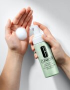 Clinique Extra Gentle Cleansing Foam demachiant spumant delicat uscata si foarte uscata 125 ml