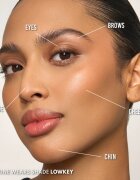Danessa Myricks Beauty Yummy Skin Blurring Balm Powder Lowlighter crema de strălucire culoare Lowkey 6 g