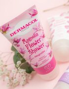 Dermacol Flower Care Magnolia gel de dus delicat cu arome florale 200 ml