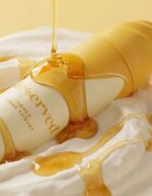 DESERVED Whipped Shower Foam Honey Greek Yogurt spumă pentru duș pentru corp 250 ml