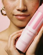 DESERVED Whipped Shower Foam Strawberry Milkshake spumă pentru duș pentru corp 250 ml