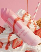 DESERVED Whipped Shower Foam Strawberry Milkshake spumă pentru duș pentru corp 250 ml