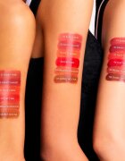Dolce&Gabbana Rose Dew Lip Bite Ruj de buze lichid de lunga durata cu efect de hidratare culoare 05 Dreamy Rosewood - Milk Tea 6 ml