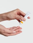 Dr. Hauschka Eye And Lip Care crema de zi hidratanta zona ochilor 12.5 ml