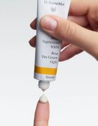 Dr. Hauschka Facial Care crema cu textura usoara de trandafir 30 ml