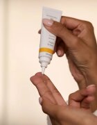Dr. Hauschka Facial Care ser de noapte pentru hidratare intensa 20 ml